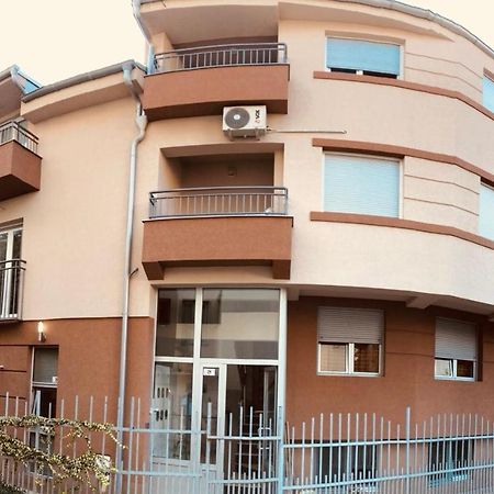 Athos Apartments Ниш Экстерьер фото